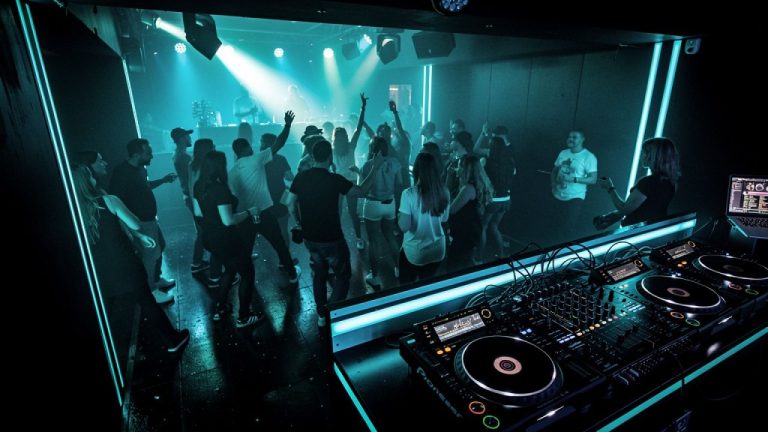 House Clubs Hamburg Übersicht: Dein Kompass durch die Beat-Metropole