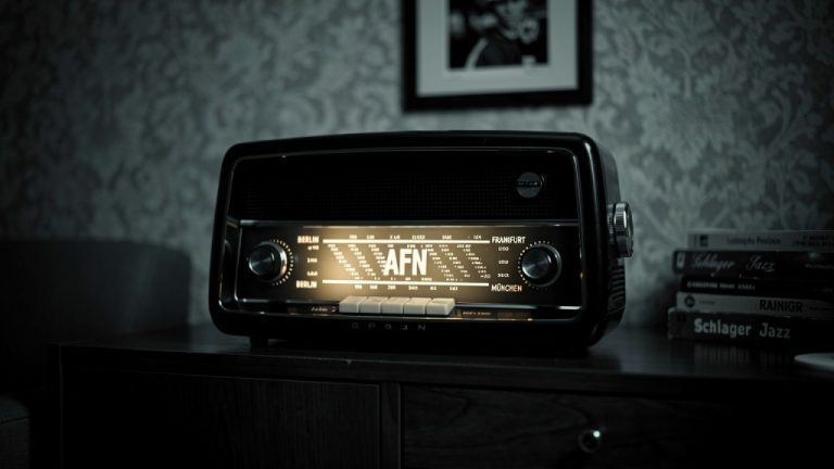 Der Beat der Freiheit: Die unvergessliche AFN Radio Geschichte und ihr Vermächtnis