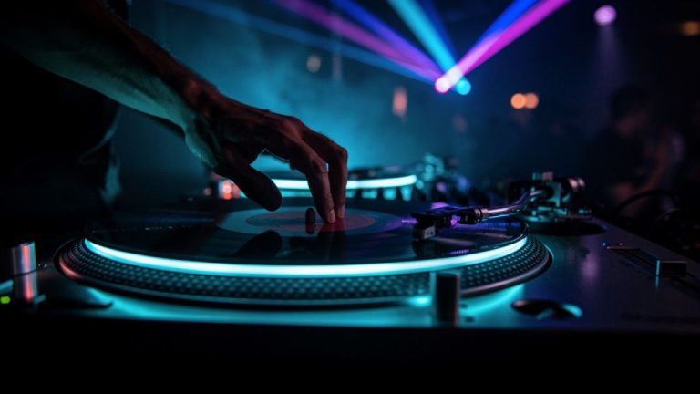 Scratching im House/EDM: Die Rückkehr der Nadel auf den 4/4-Beat